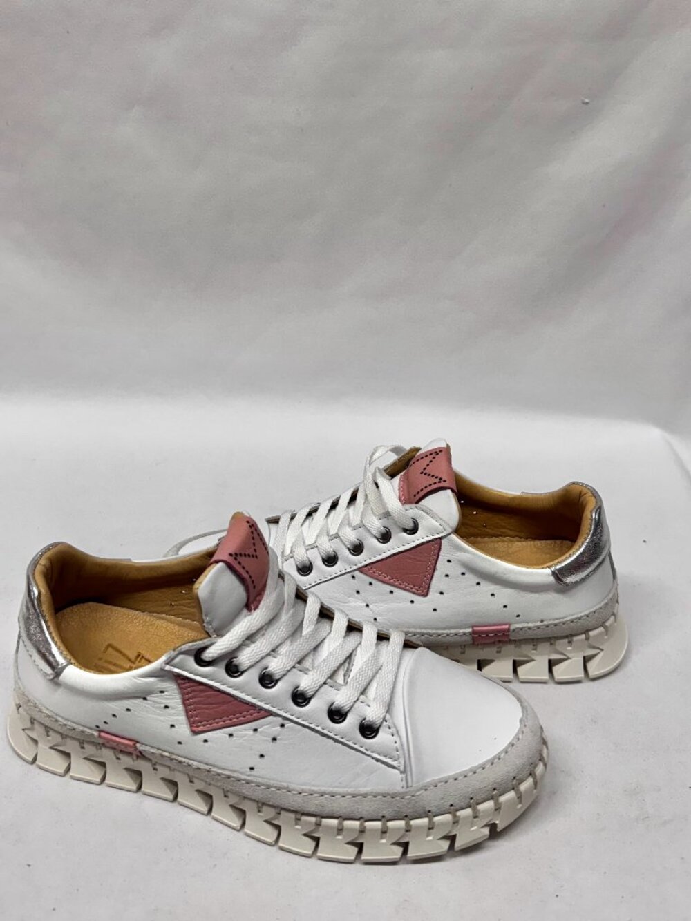 MIZ MOOZ LEATHER CASUAL PLATFORM LACE UP SNEAKERS WHITE / BLUSH 37EU / 7US S 31